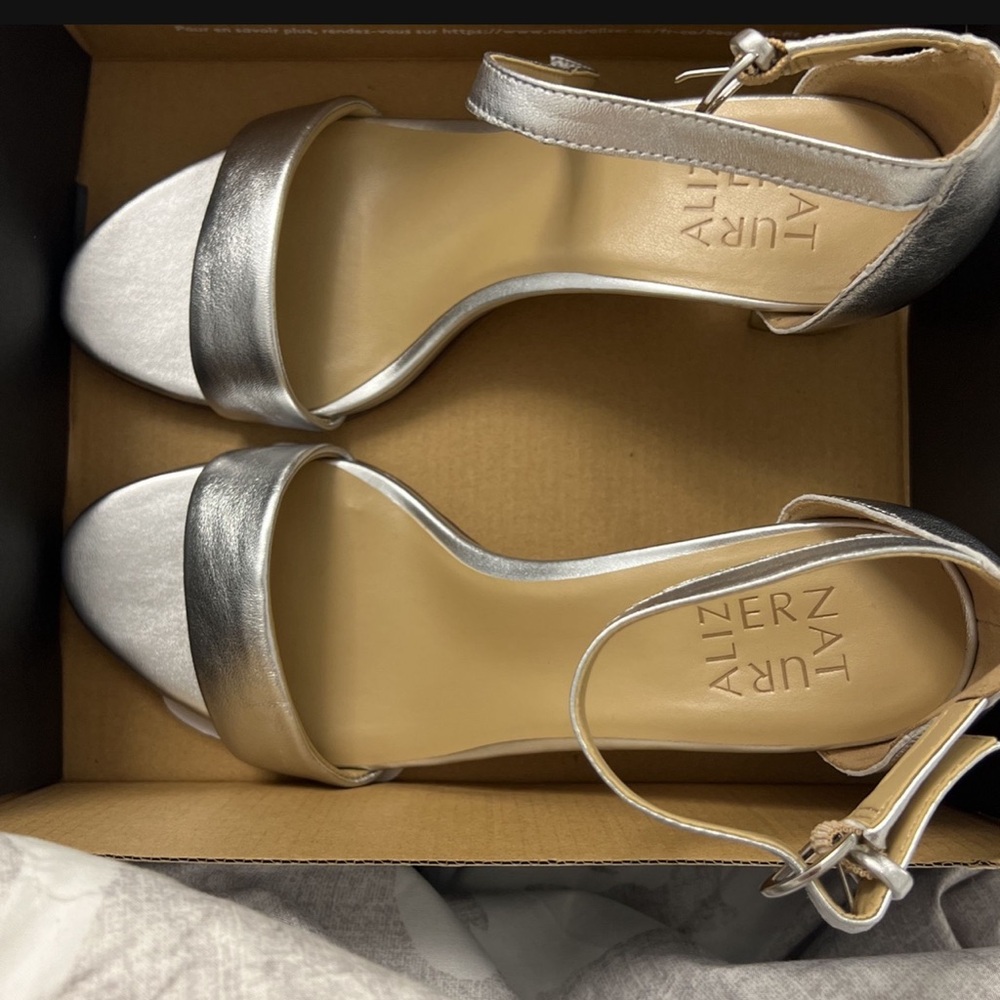 Naturalizer Women's Metallic Silver Sandals